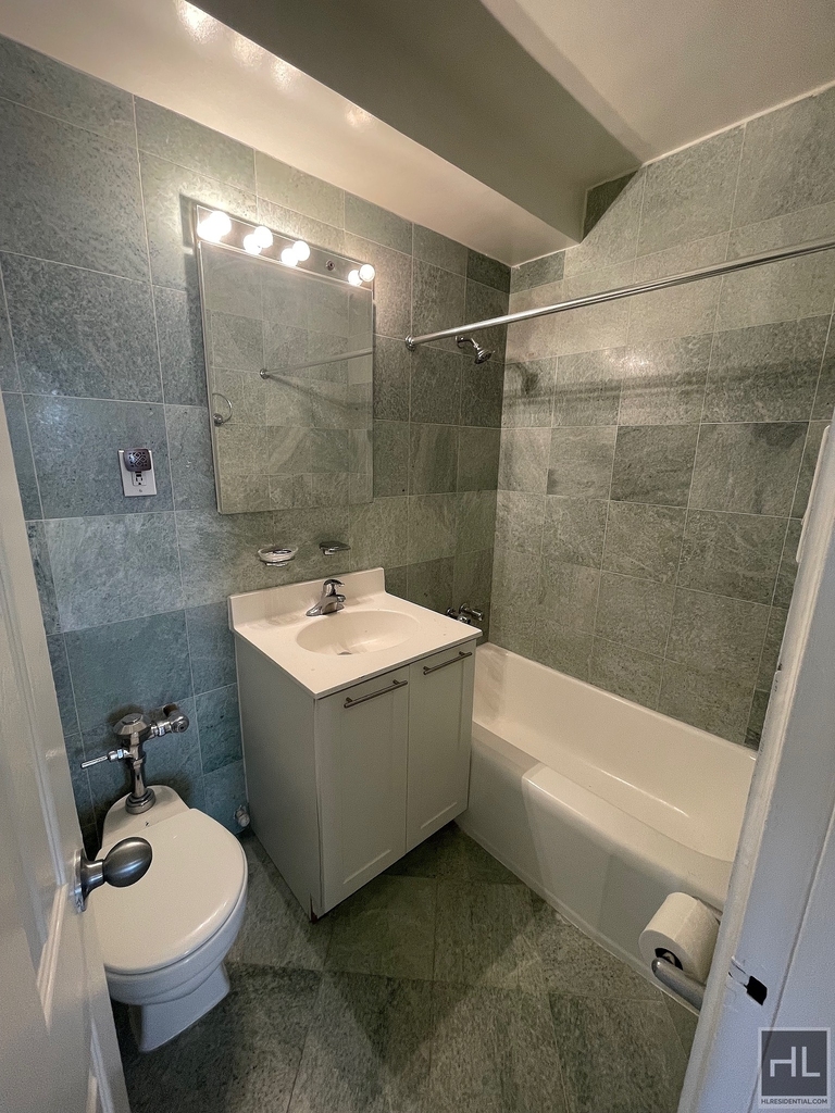 East 79th Street - Photo 5