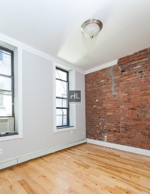 Avenue B - Photo 1