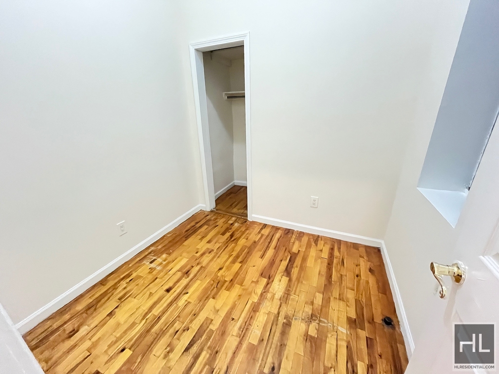 2 Avenue - Photo 3
