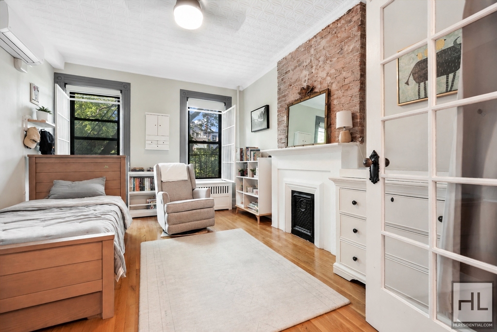 200 Saint Marks Avenue - Photo 3