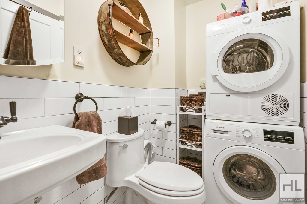 200 Saint Marks Avenue - Photo 8