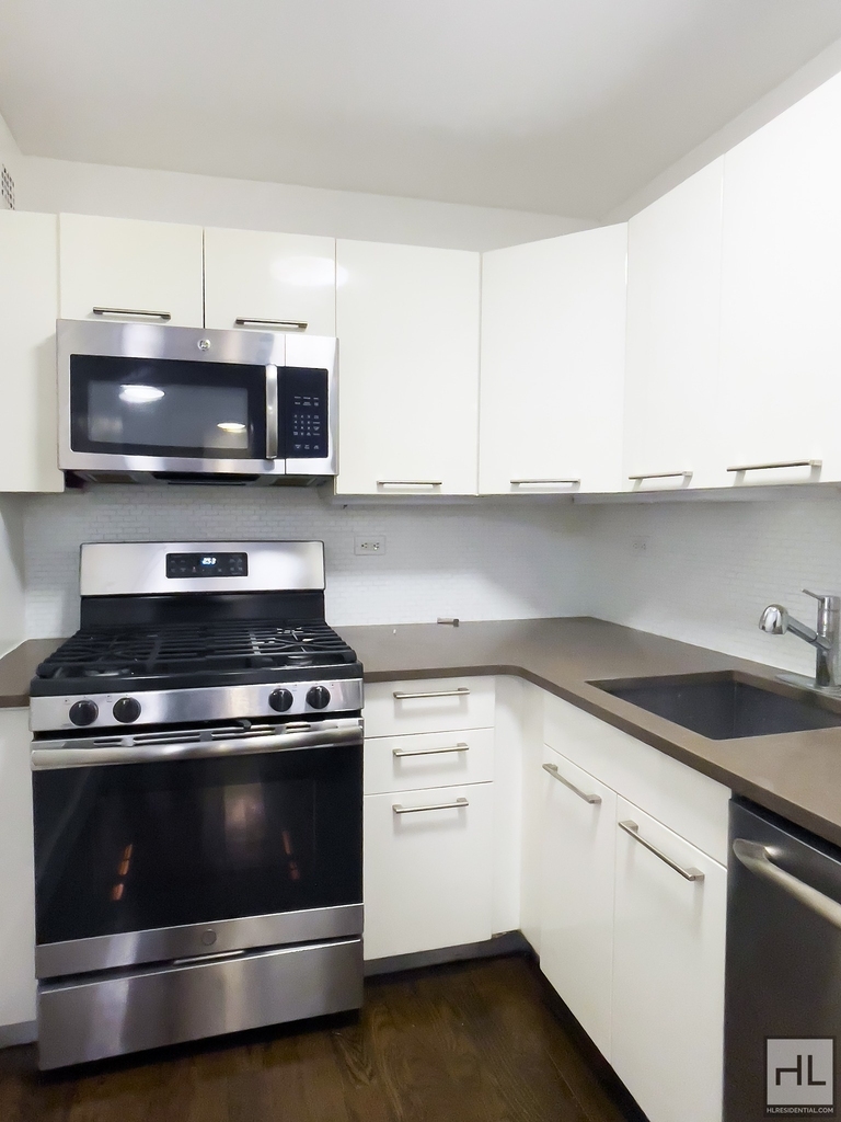 East 63 Street - Photo 2