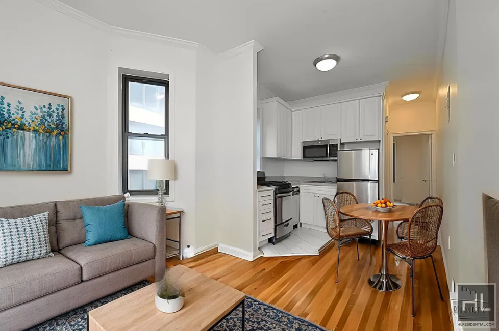 East 38 Street - Photo 0