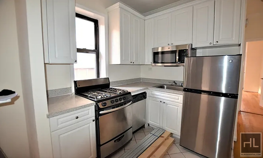 East 38 Street - Photo 1