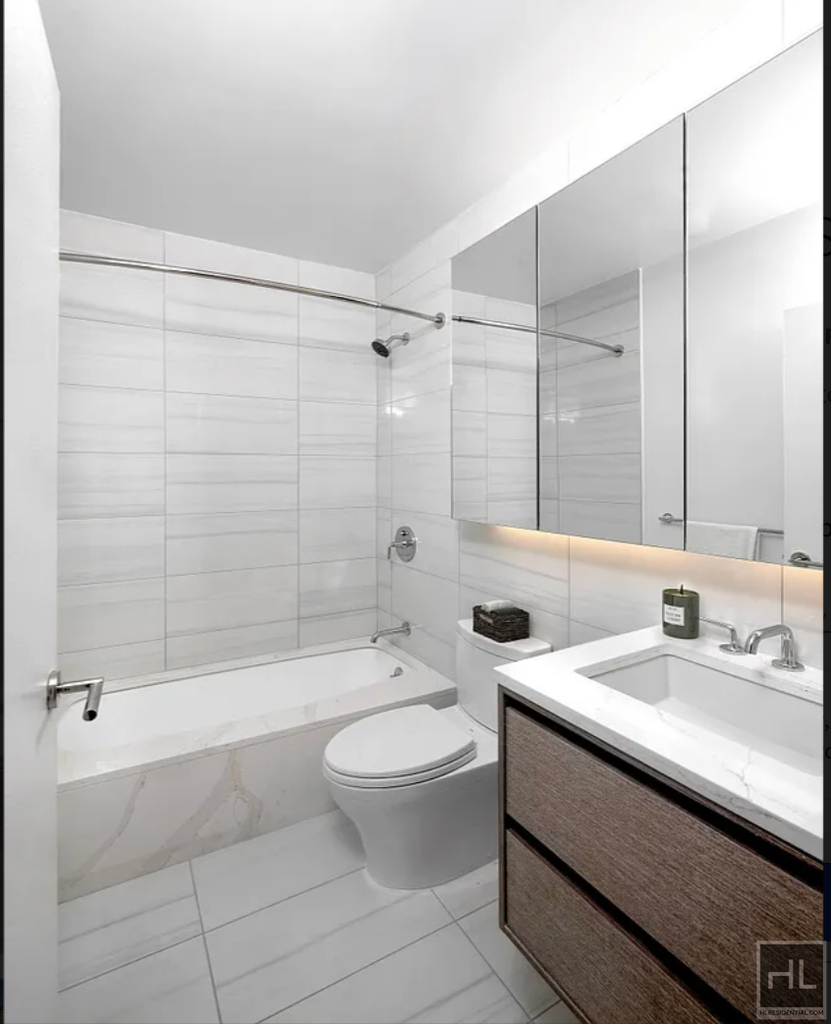 East 34 Street - Photo 4