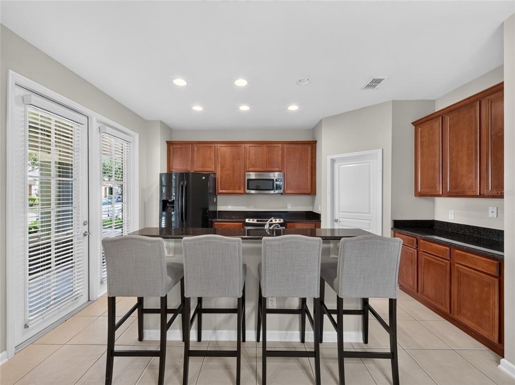 7735 Fairgrove Avenue - Photo 3