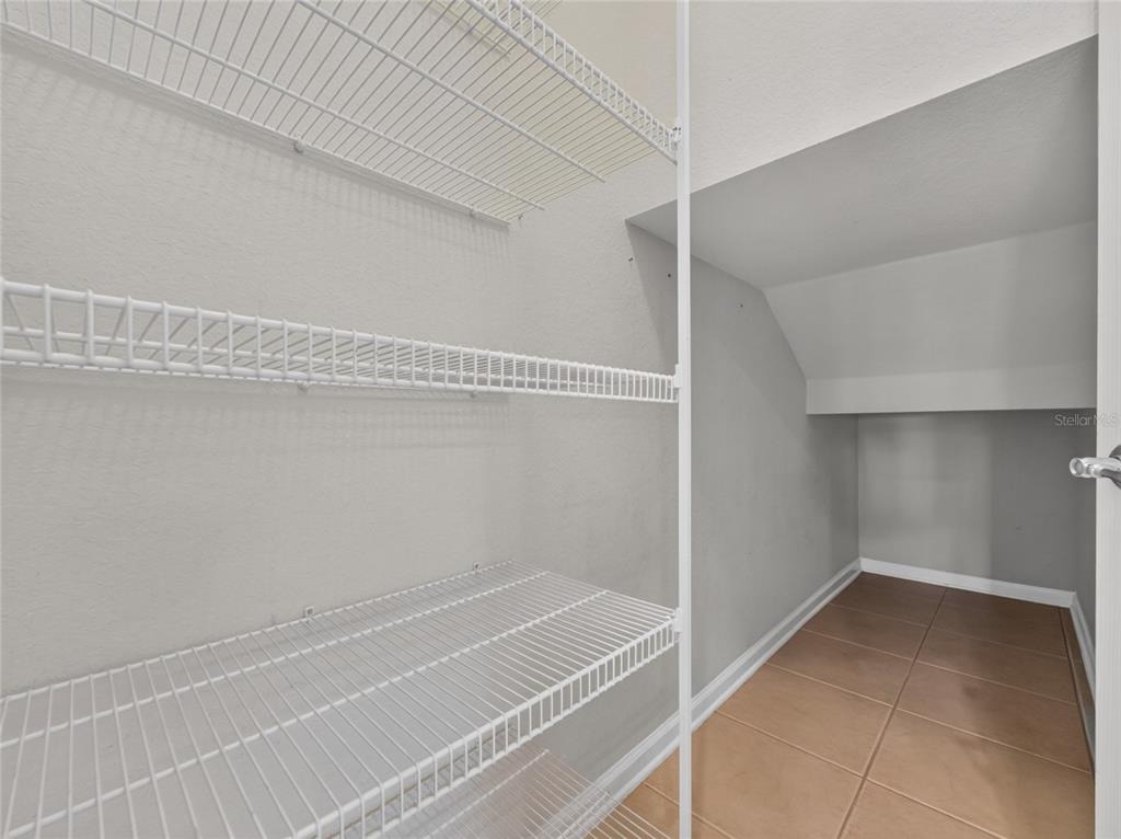 7735 Fairgrove Avenue - Photo 9