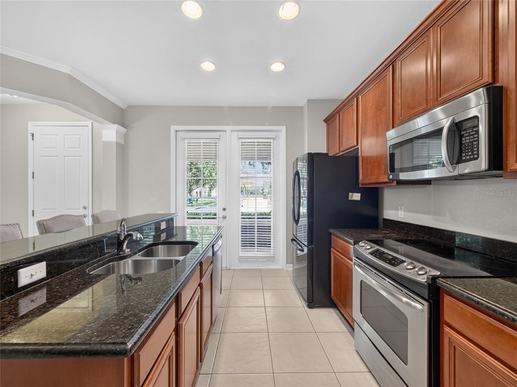 7735 Fairgrove Avenue - Photo 4