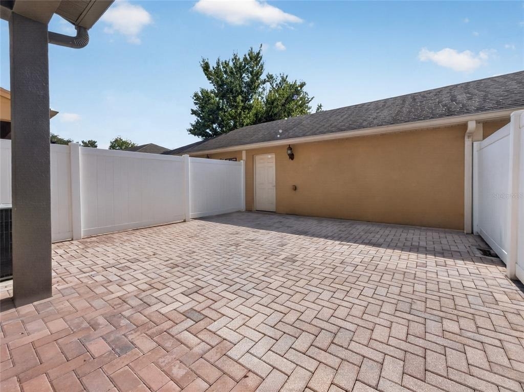 7735 Fairgrove Avenue - Photo 23