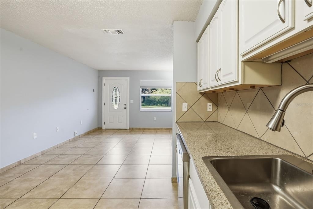 2720 S Sunrise Court - Photo 16