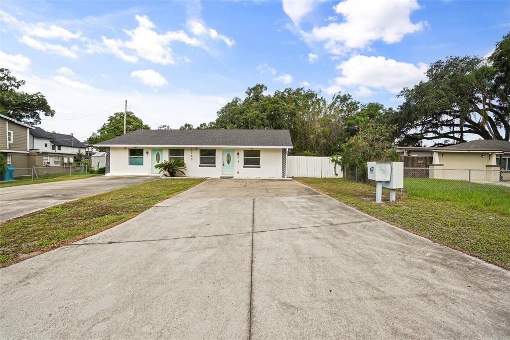 2720 S Sunrise Court - Photo 3
