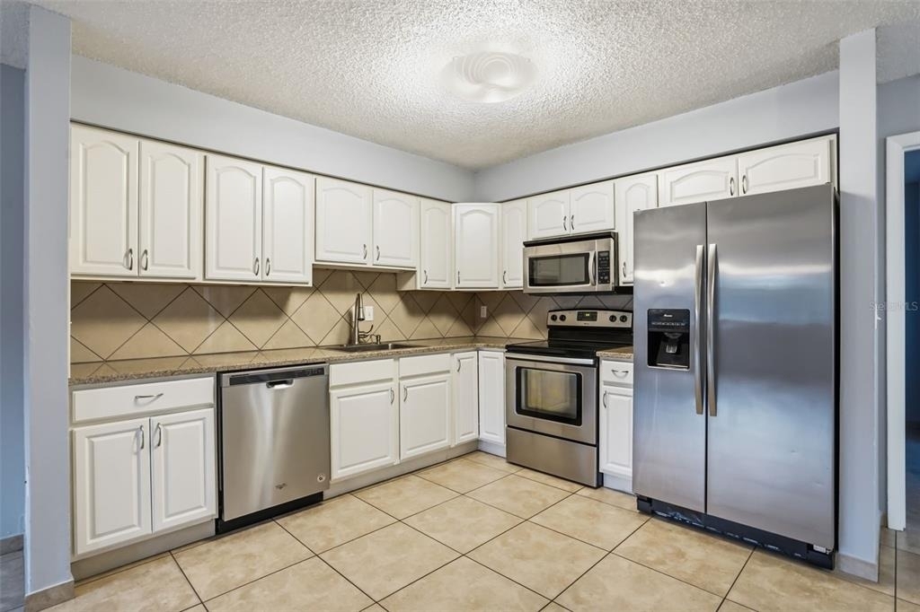 2720 S Sunrise Court - Photo 15