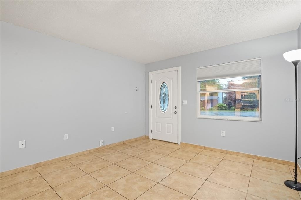 2720 S Sunrise Court - Photo 6