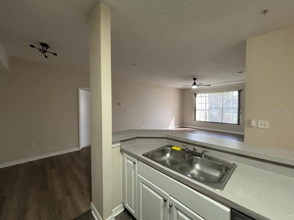 5560 Metrowest Boulevard - Photo 15