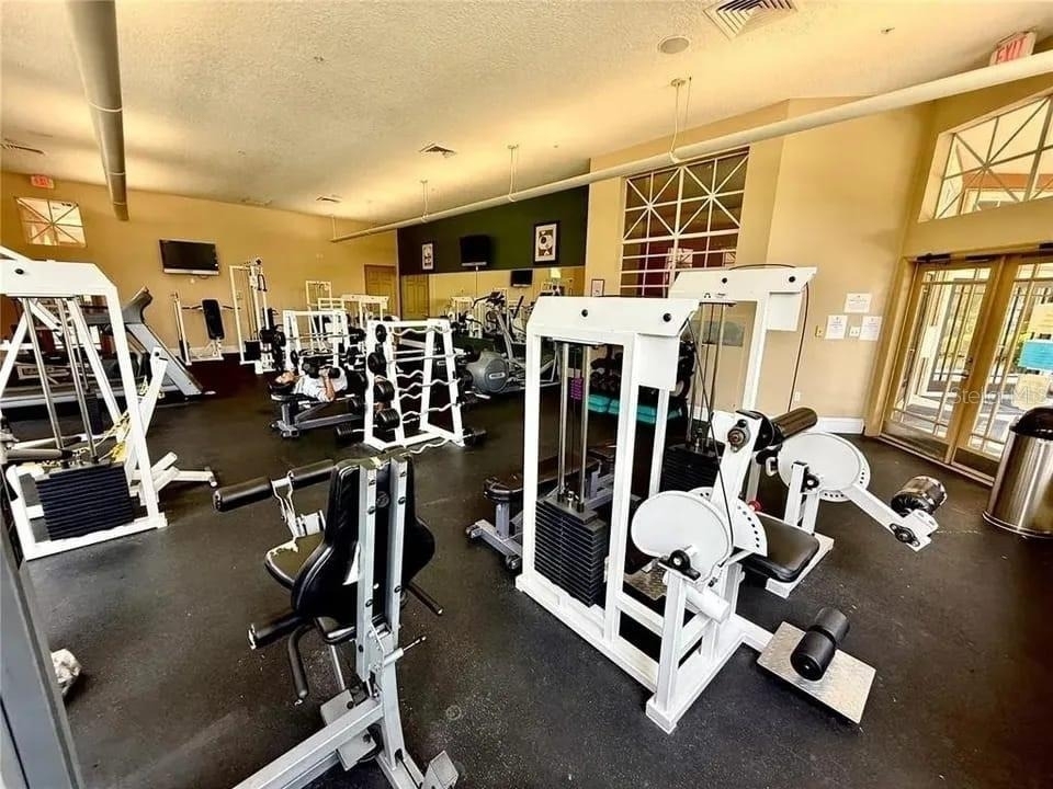 5560 Metrowest Boulevard - Photo 6