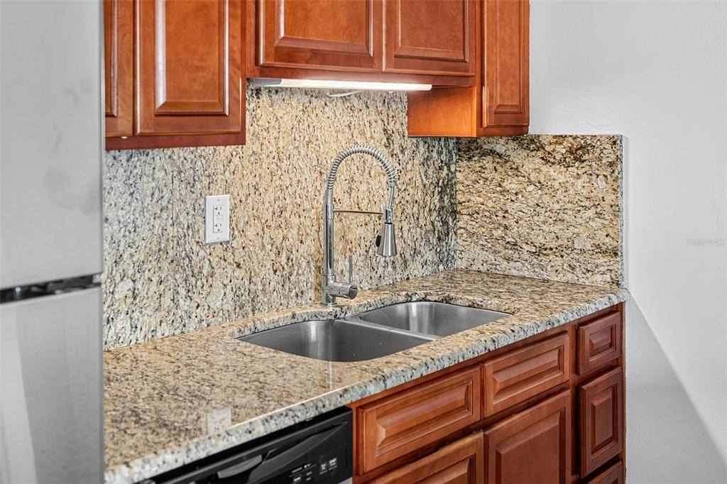 420 Tyler Avenue - Photo 11