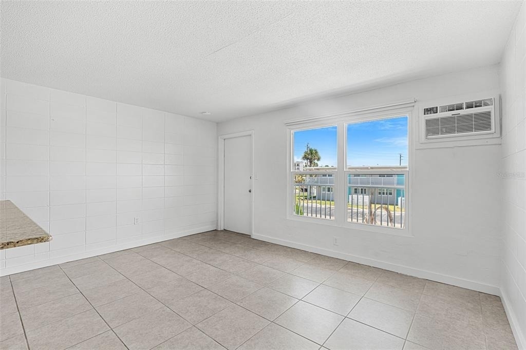 420 Tyler Avenue - Photo 5