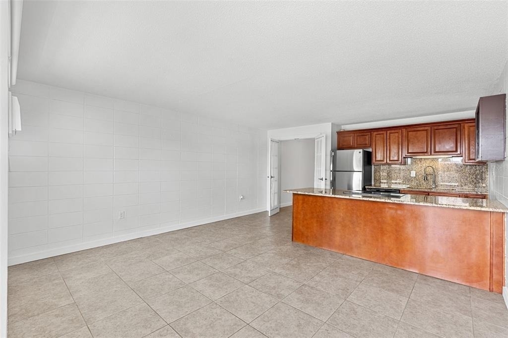 420 Tyler Avenue - Photo 7