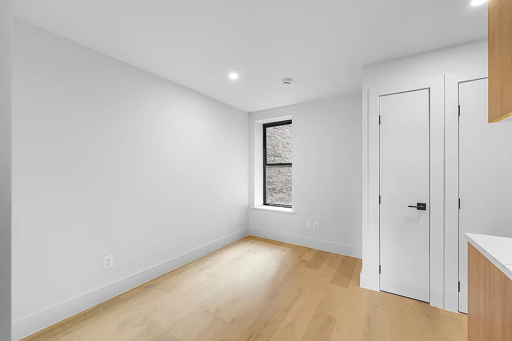  West 15th Street - Photo 8