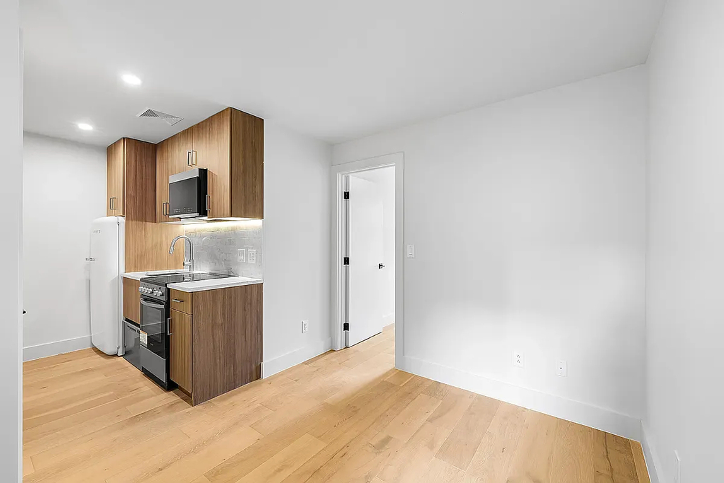  West 15th Street - Photo 5