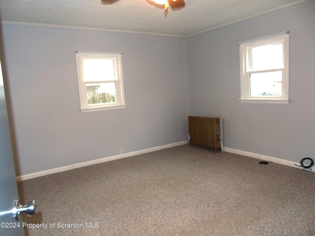 112 E Elm Street - Photo 16