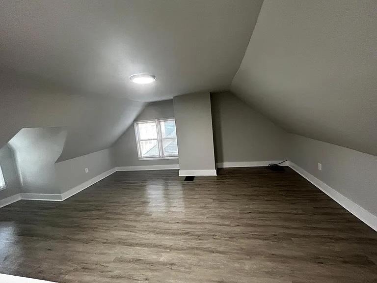 1616 Ferry Street - Photo 2
