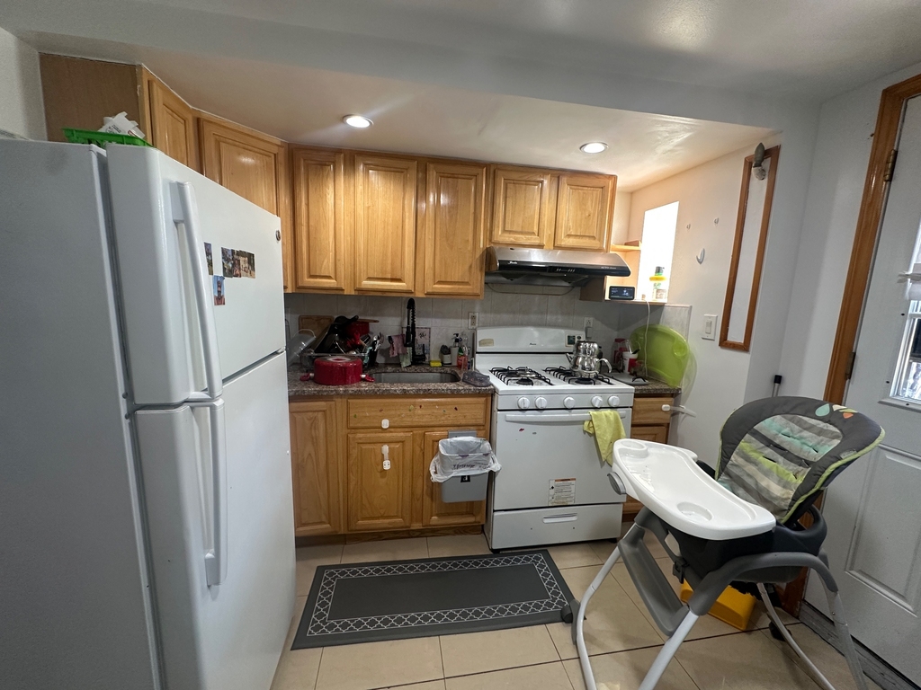 2323 East 16th Street - Photo 7