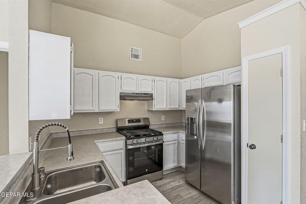11764 Balladeer Avenue - Photo 8