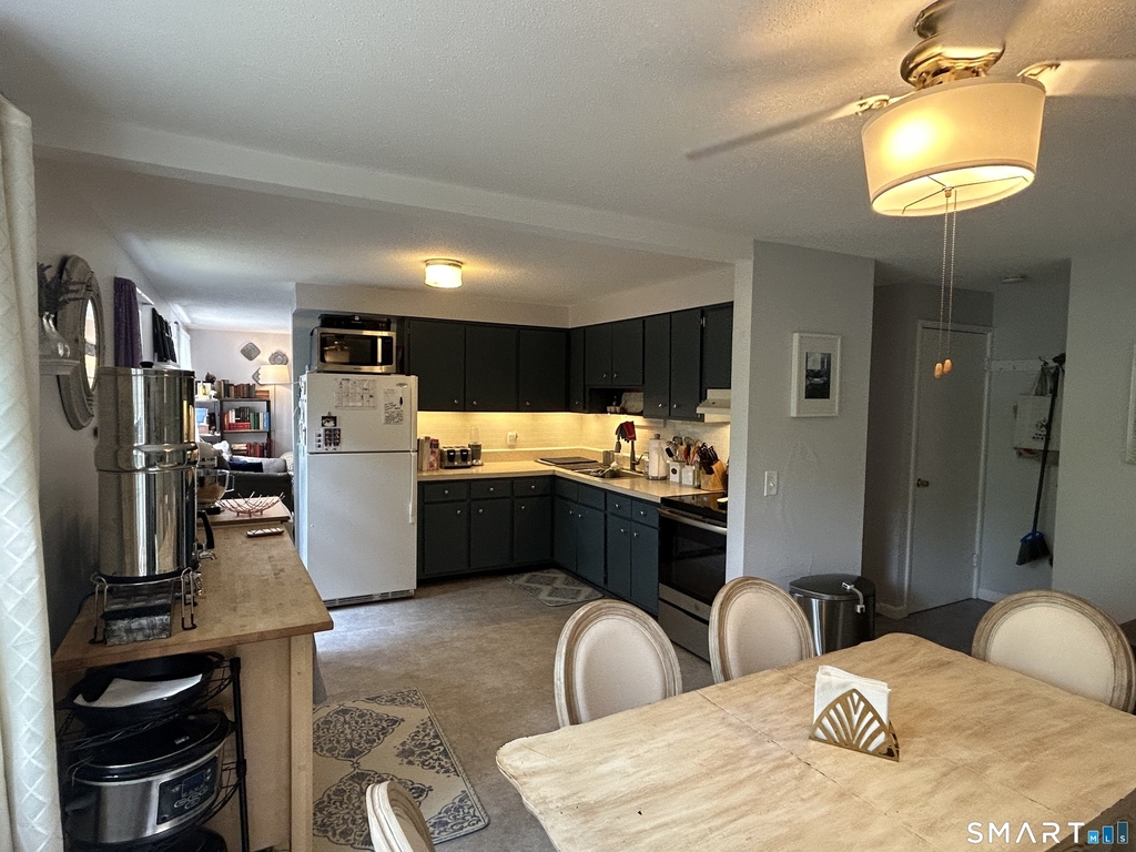 47 Terrace Gardens - Photo 1