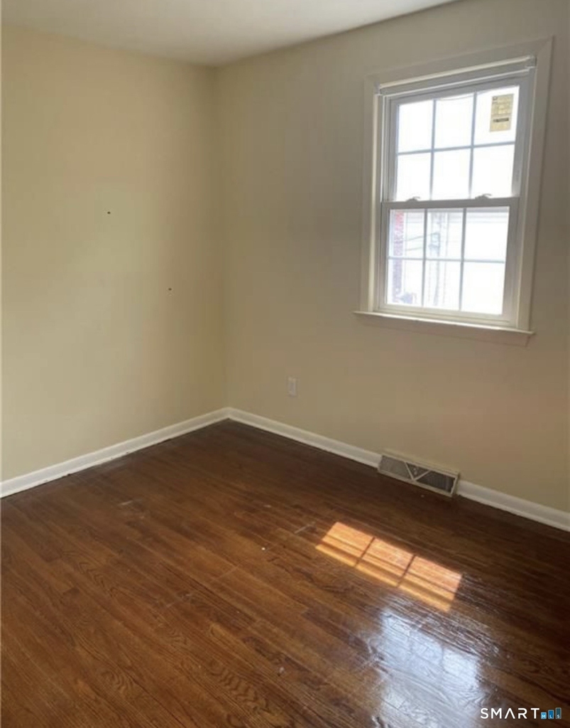 27 Manila Avenue - Photo 4