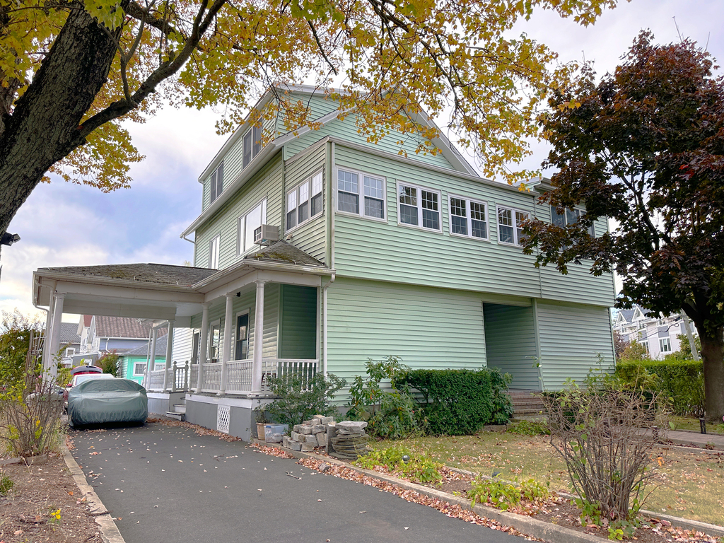 262 East Avenue - Photo 0
