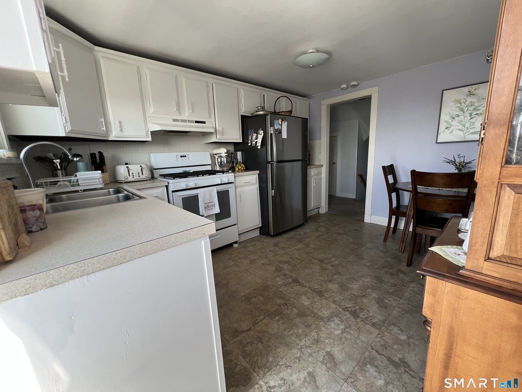 262 East Avenue - Photo 4