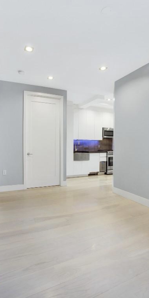 Stanton Street - Photo 3