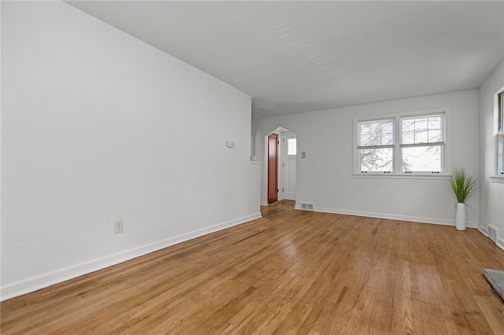 255 Gilkeson Rd - Photo 6