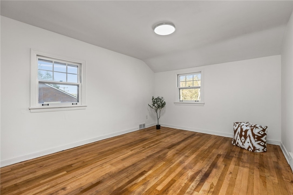 255 Gilkeson Rd - Photo 16