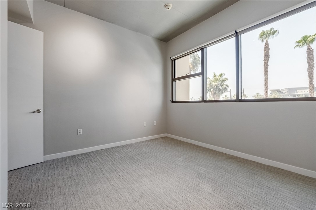 353 E Bonneville Avenue - Photo 14