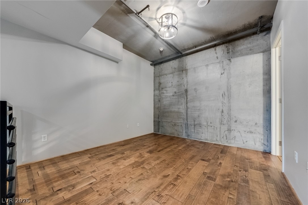 353 E Bonneville Avenue - Photo 9