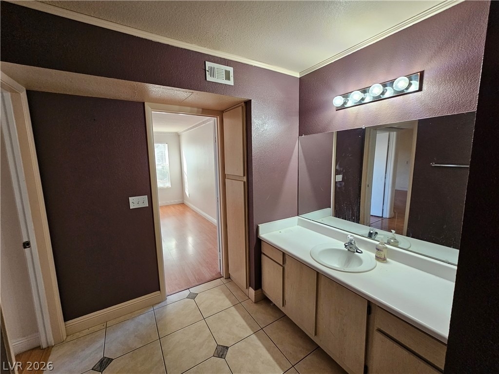 1150 N Buffalo Drive - Photo 9