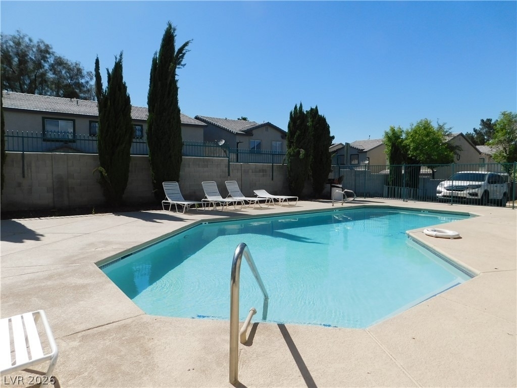 5221 Lindell Road - Photo 2
