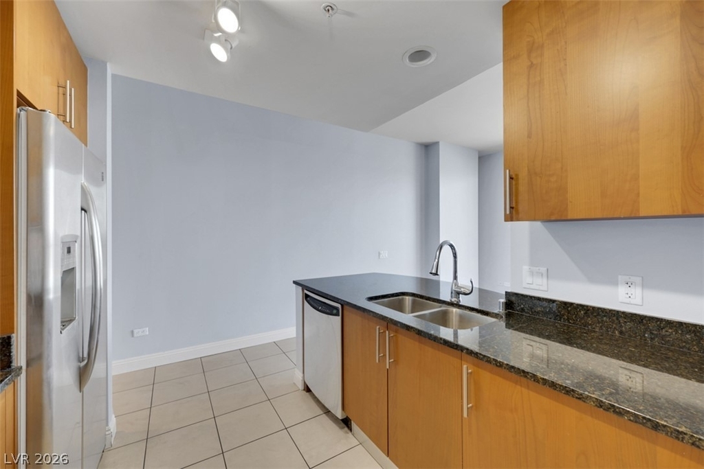 200 W Sahara Avenue - Photo 2