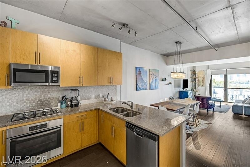 353 E Bonneville Avenue - Photo 8