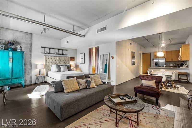 353 E Bonneville Avenue - Photo 2