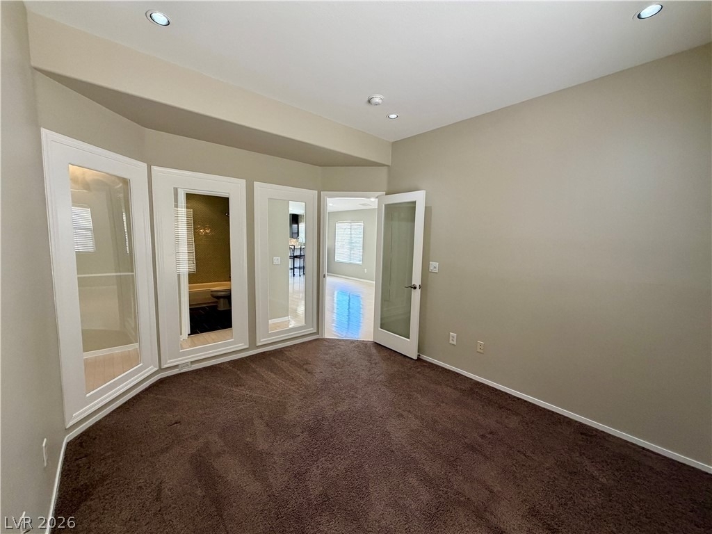 276 Heatherstone Street - Photo 19