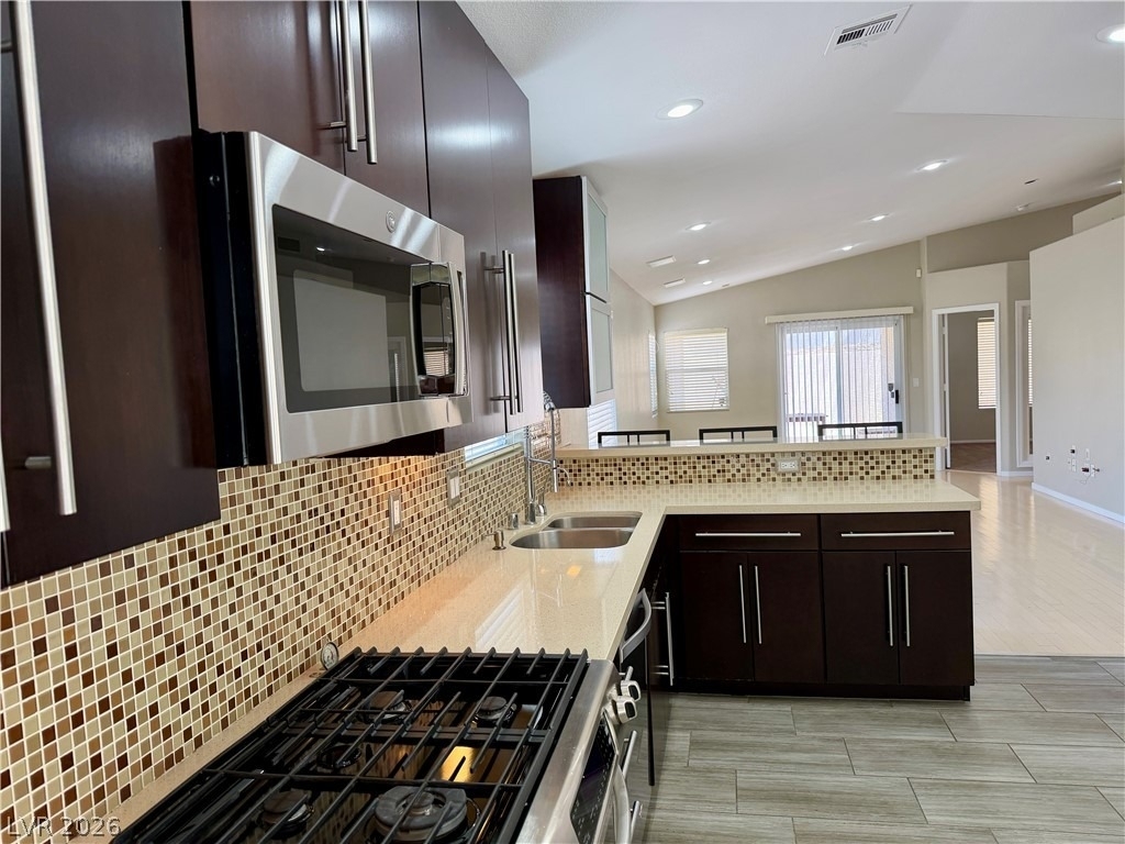 276 Heatherstone Street - Photo 15