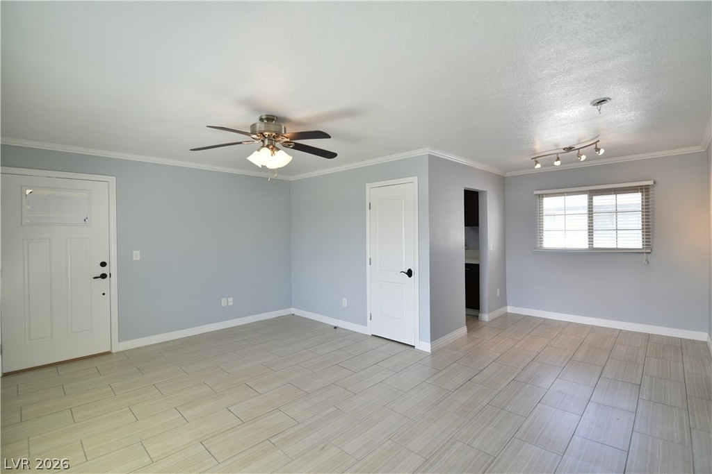 1003 E Clark Avenue - Photo 13