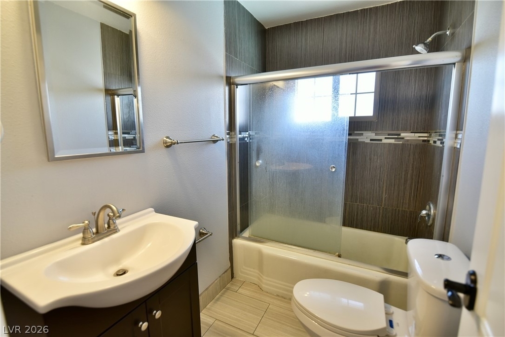 1003 E Clark Avenue - Photo 4