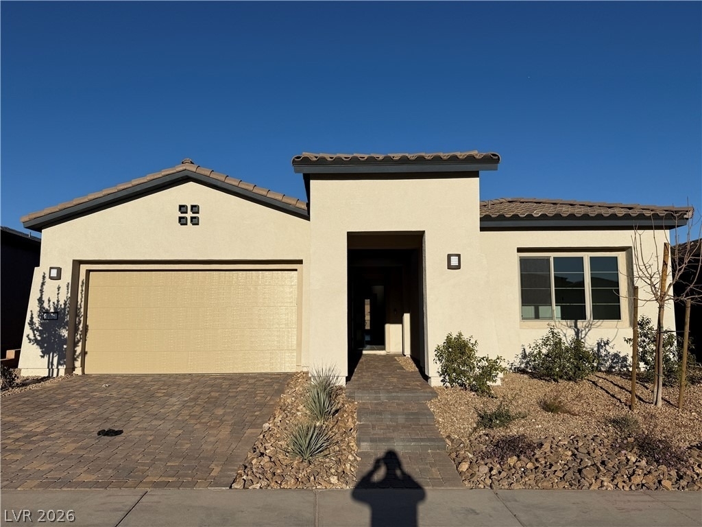 162 Sun Glaze Avenue - Photo 0