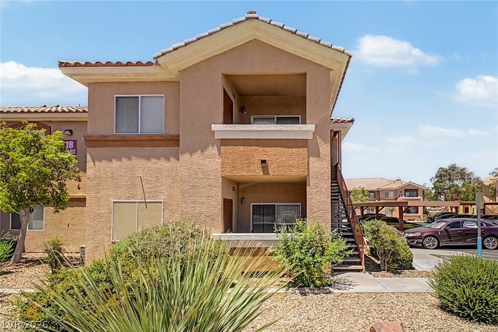 1050 E Cactus Avenue - Photo 0