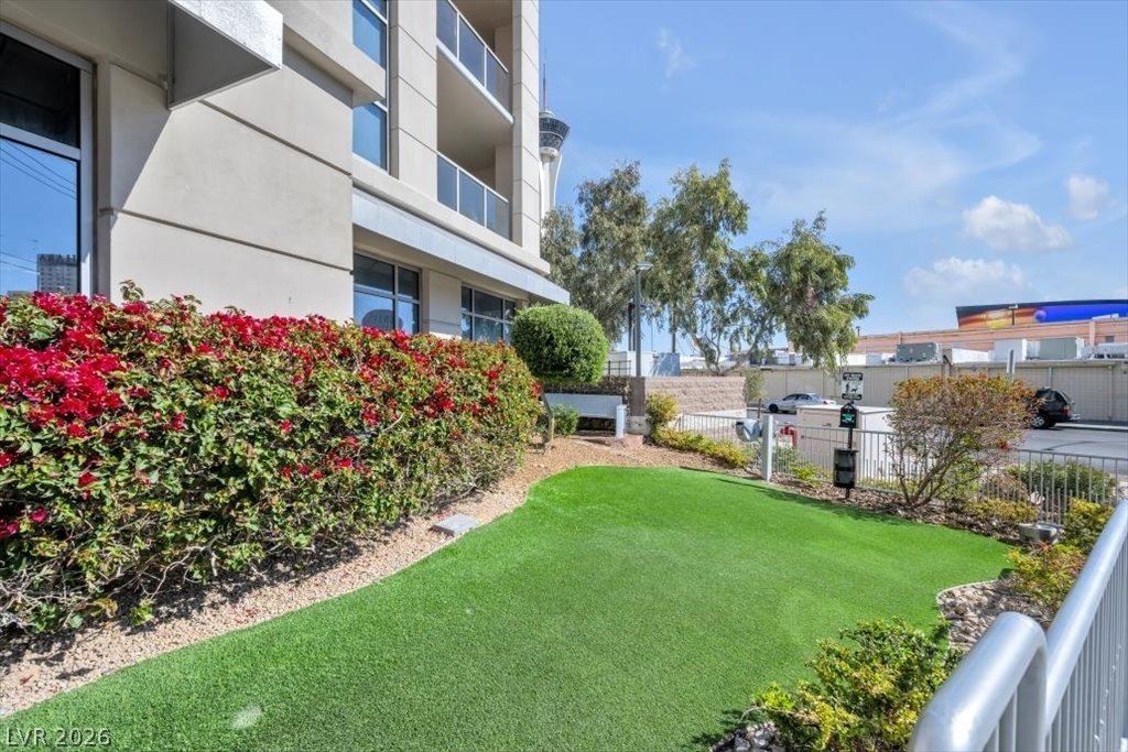 200 W Sahara Avenue - Photo 25