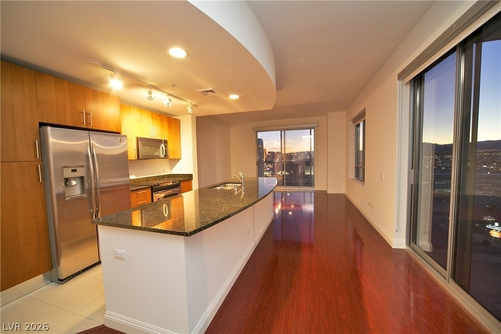 200 W Sahara Avenue - Photo 1